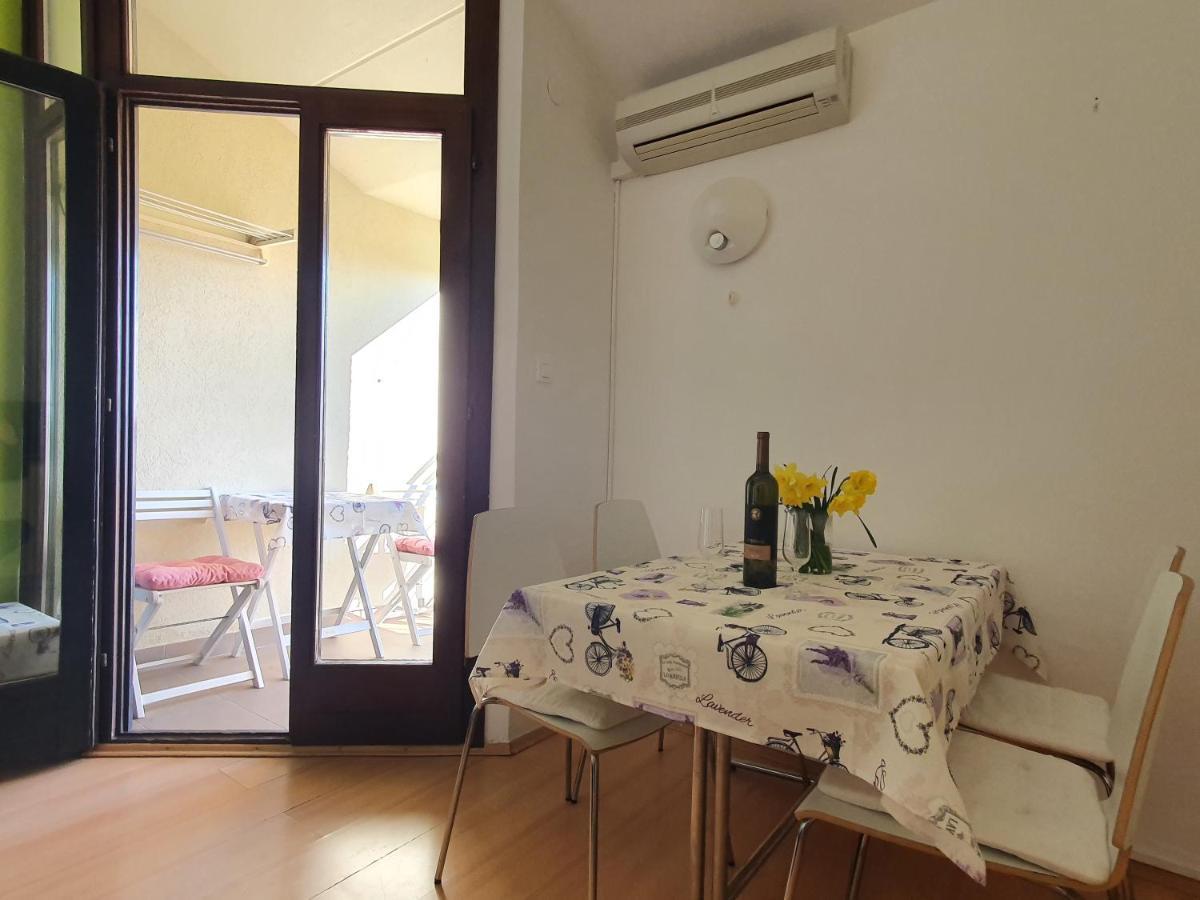 Janja Apartment Novigrad Istria Eksteriør billede
